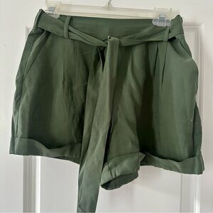 Ella Moss tie waist shorts size M